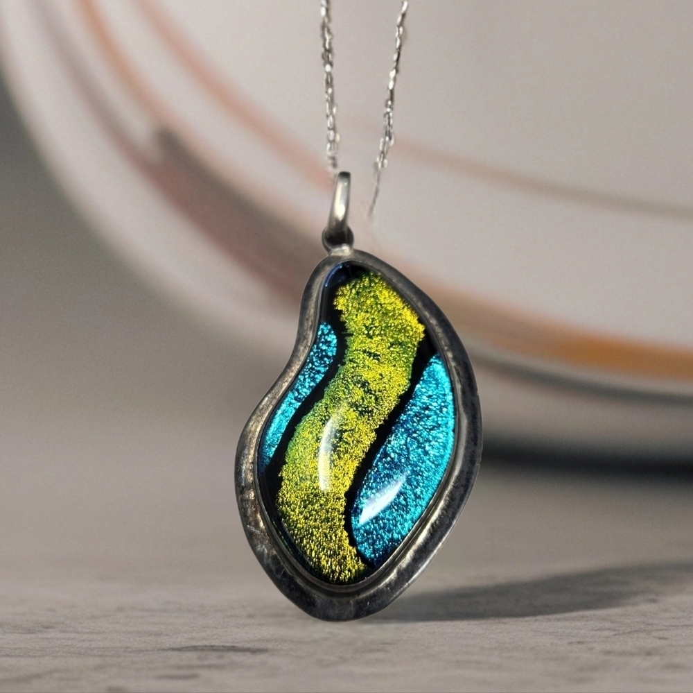 Pendant Vtg .925 Sterling Silver Dichroic Blue & Green Vibrant Shimmer Glass